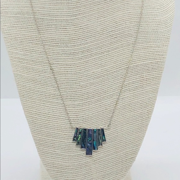 Mother of Pearl Necklace - Picture 5 of 6